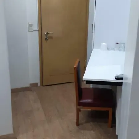 Arya Hotel